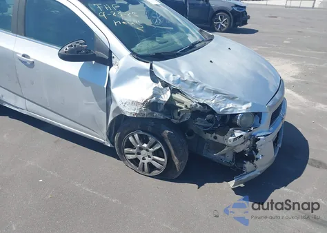 2014 Chevrolet Sonic Lt Manual из США, поврежденный, VIN 1G1JD5SHXE4235815